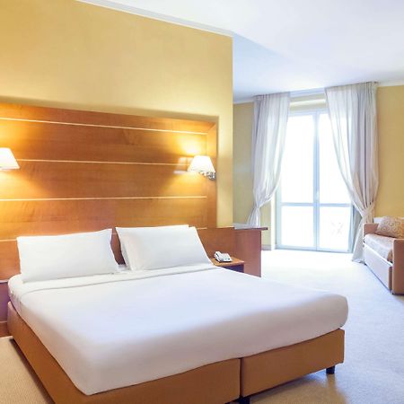 Отель Ibis Styles Bari Джовинаццо Экстерьер фото