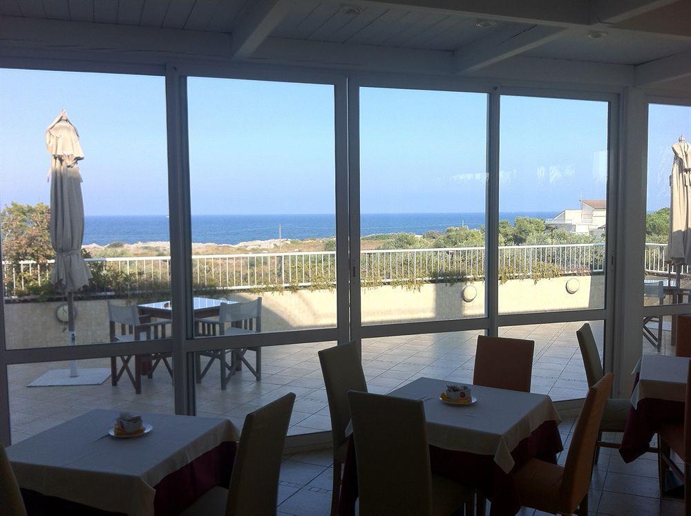 Отель Ibis Styles Bari Джовинаццо Экстерьер фото