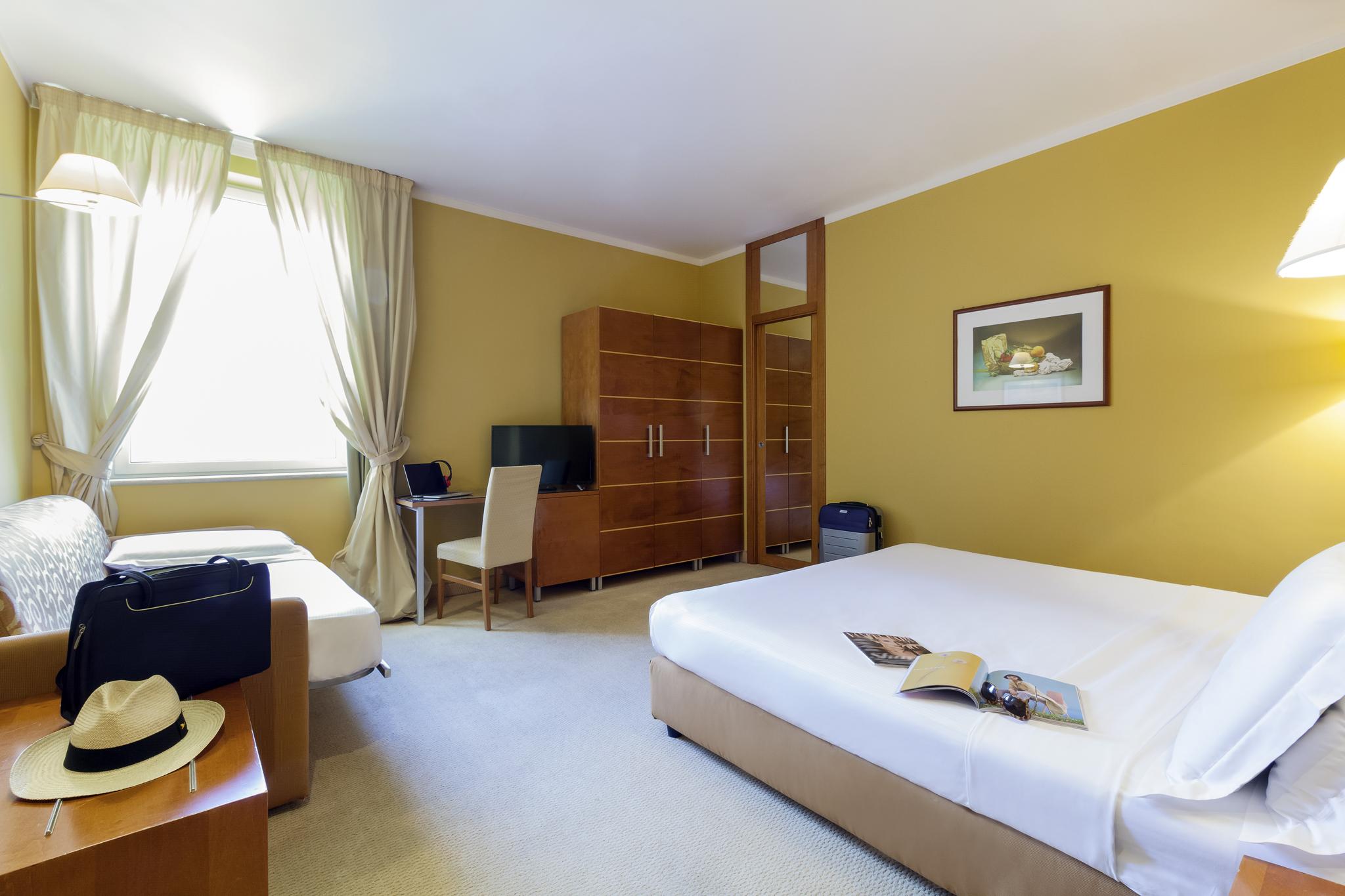 Отель Ibis Styles Bari Джовинаццо Экстерьер фото