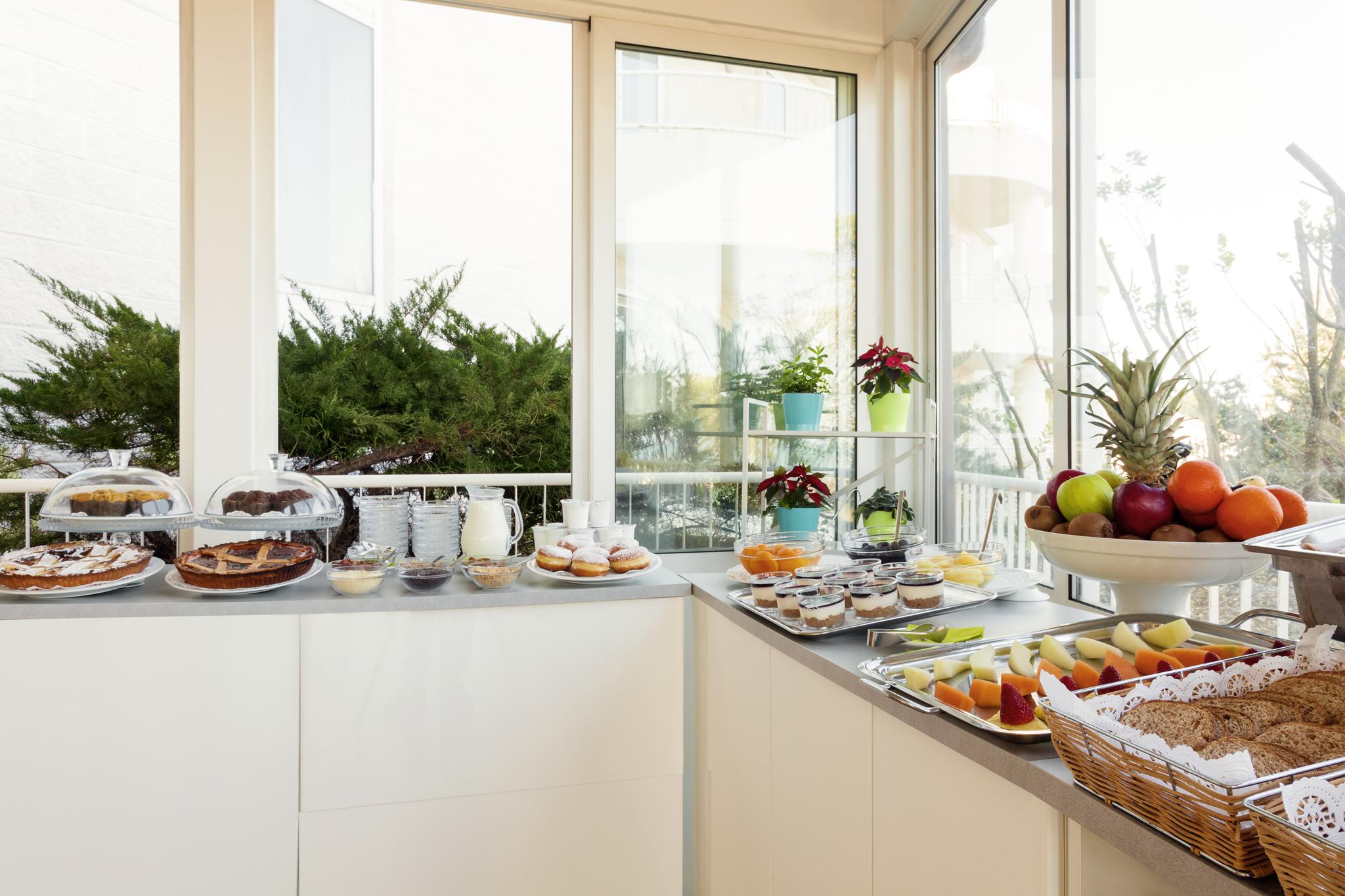 Отель Ibis Styles Bari Джовинаццо Экстерьер фото