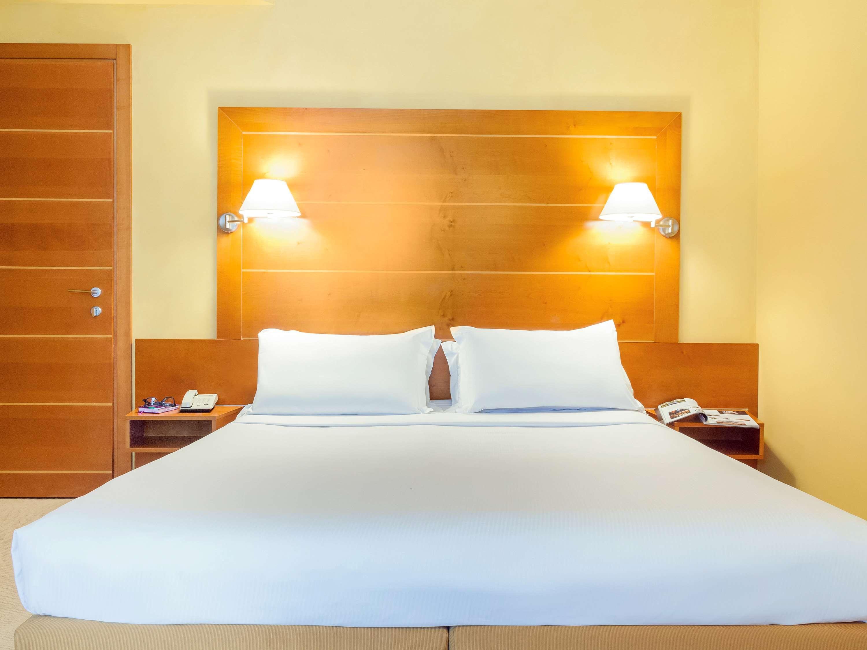 Отель Ibis Styles Bari Джовинаццо Экстерьер фото
