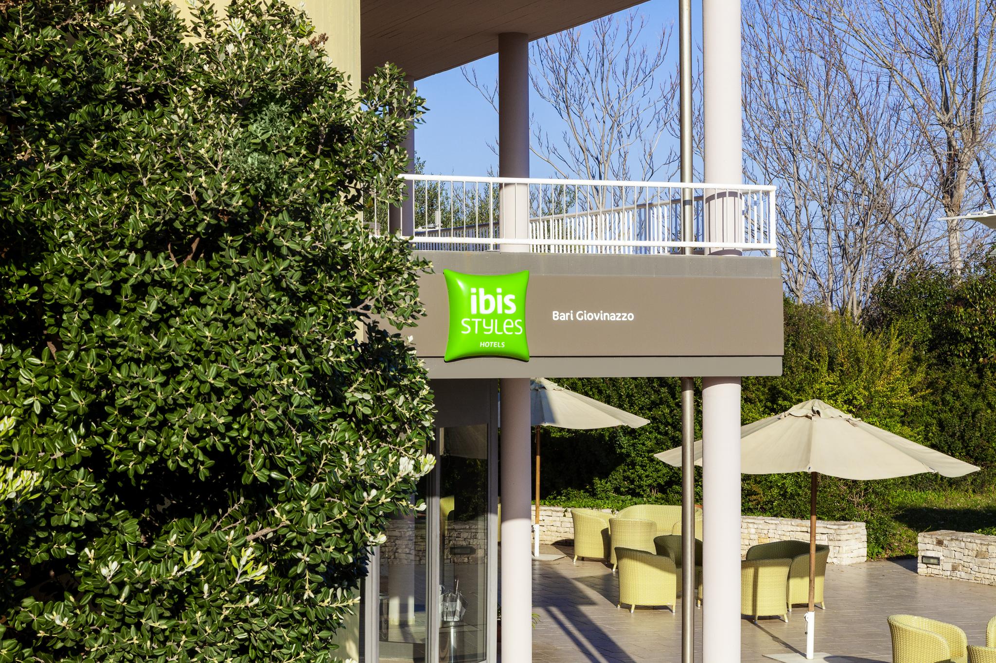Отель Ibis Styles Bari Джовинаццо Экстерьер фото