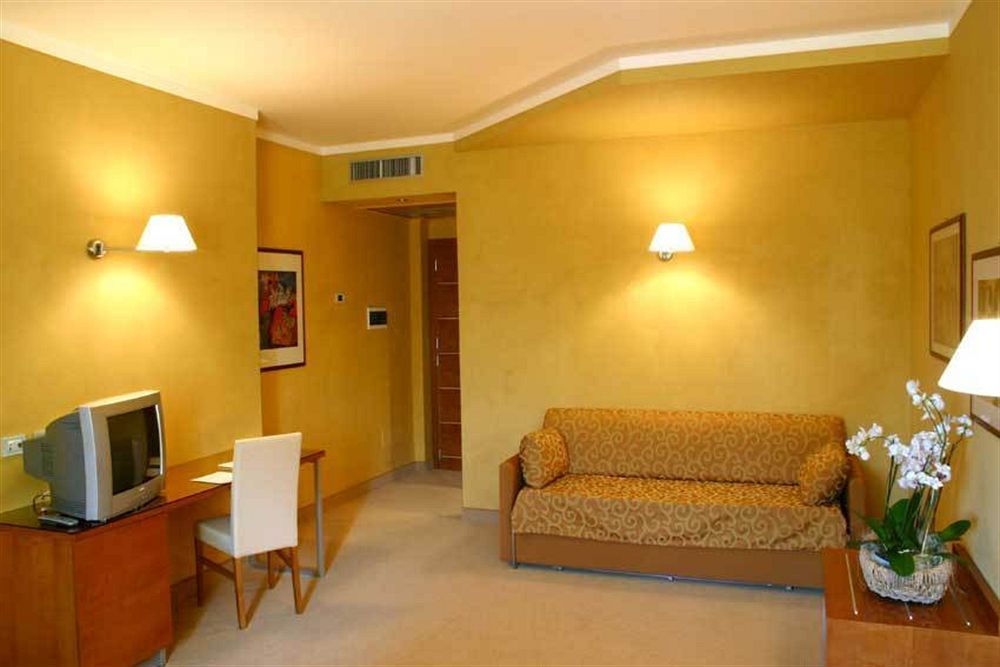 Отель Ibis Styles Bari Джовинаццо Экстерьер фото