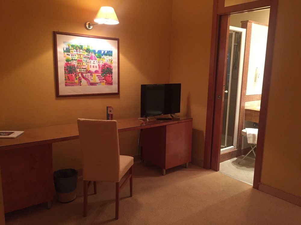 Отель Ibis Styles Bari Джовинаццо Экстерьер фото