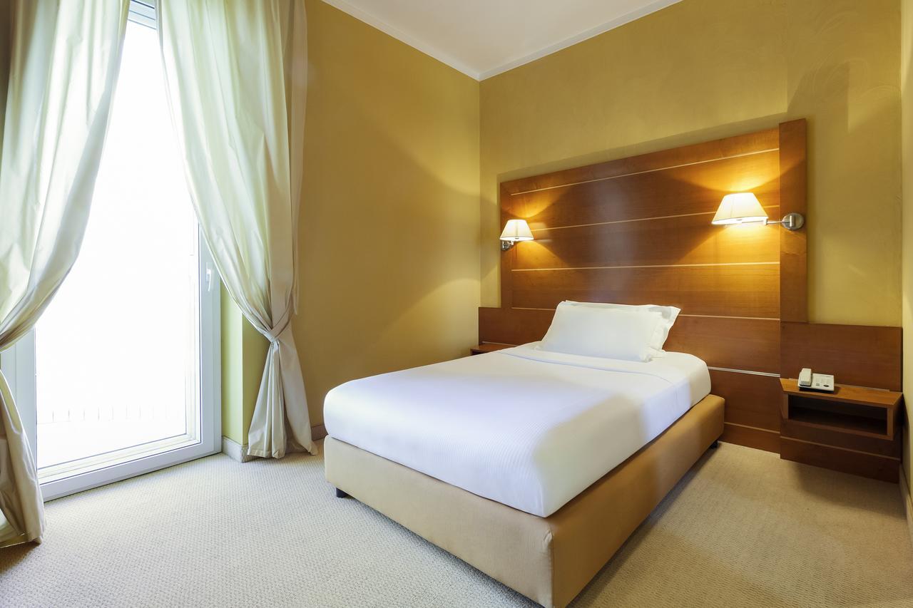 Отель Ibis Styles Bari Джовинаццо Экстерьер фото