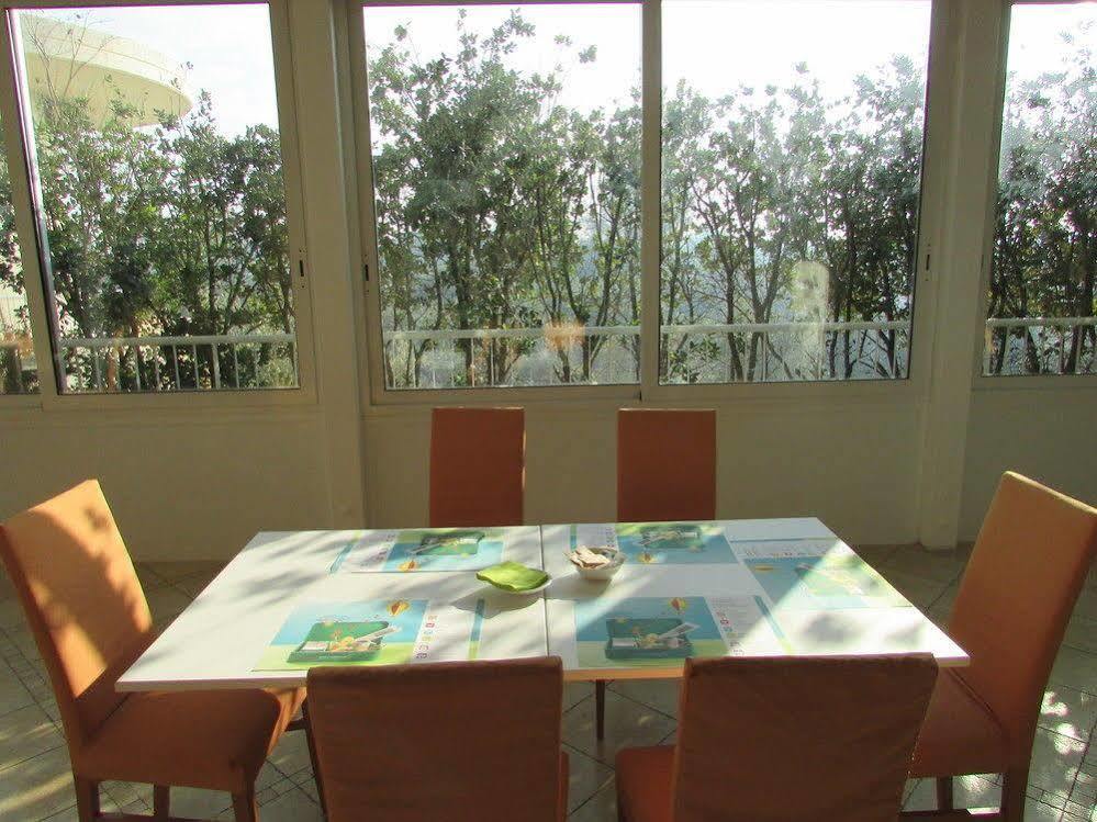 Отель Ibis Styles Bari Джовинаццо Экстерьер фото